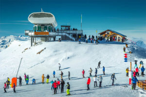 Les Menuires cable car station
