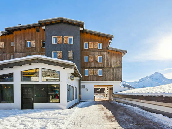 Sunny day at Hotel Turan in Les Deux Alpes, France